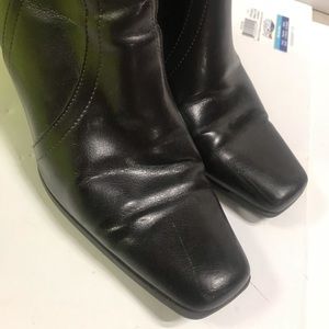 PREDICTIONS women's faux leather boots, US size 8